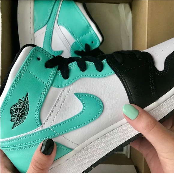 Nike air jordan 1 mid sneakers - Picture 2 of 3